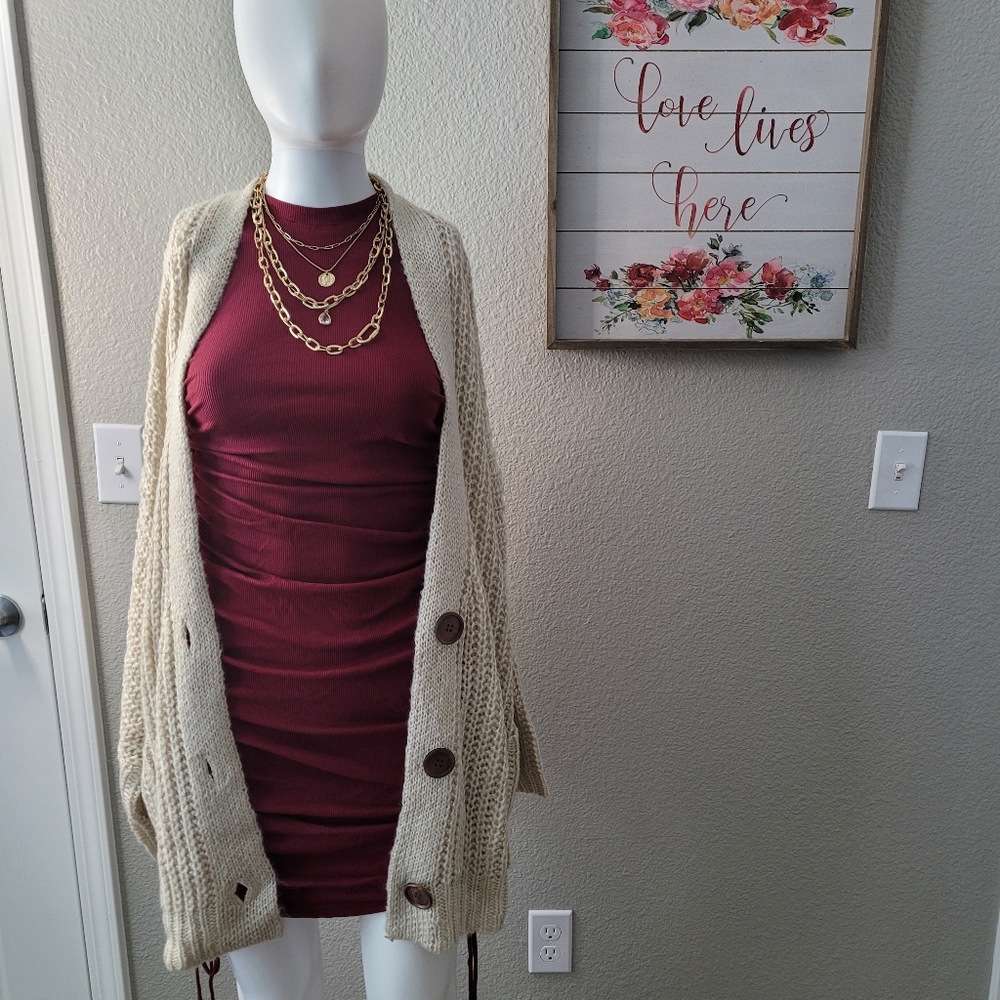 Maroon dress - Picture 2 of 4